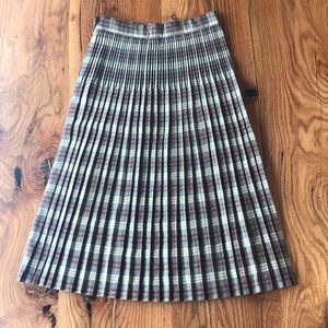 Vintage wool pleated skirt.